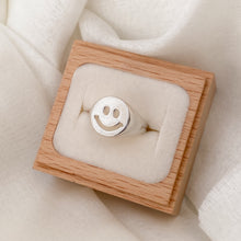 Load image into Gallery viewer, sterling-silver-smiley-face-ring