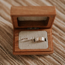 Load image into Gallery viewer, side by side wood wedding ring box