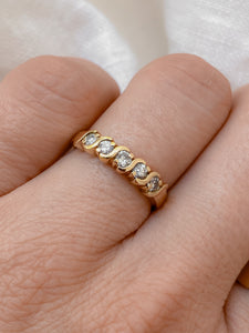 Vintage Diamond Wave Ring | 14k Gold