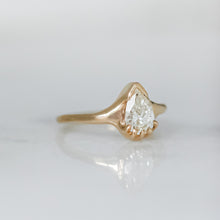 Load image into Gallery viewer, Gumdrop Ring | 14k White Diamond