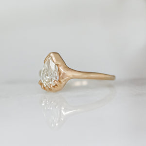 Gumdrop Ring | 14k White Diamond