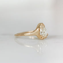 Load image into Gallery viewer, Gumdrop Ring | 14k White Diamond