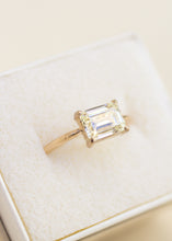 Load image into Gallery viewer, emerald-cut-diamond-ring-unique