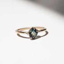 Load image into Gallery viewer, handmade-parti-sapphire-ring
