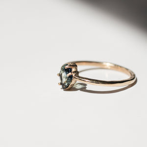 recycled-14k-gold-and-parti-sapphire-ring