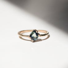 Load image into Gallery viewer, ethically-sourced-parti-sapphire-ring