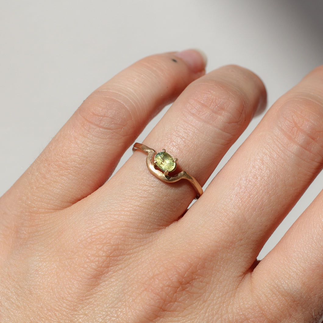 green-sapphire-and-gold-ring-ethical