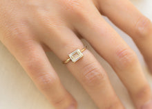 Load image into Gallery viewer, responsibly-made-emerald-cut-diamond-ring