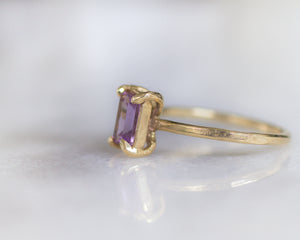 side-view-of-ethically-sourced-amethyst-cocktail-ring-14k-gold-setting-and-band